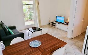Beachfront 2 Bedroom-House - Tilacaze